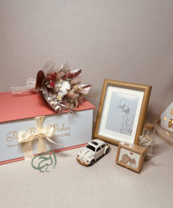 باکس هدیه دخترانه-قاب عکس,دسته گل جاودان,ماکت ماشین,گیفت دریایی